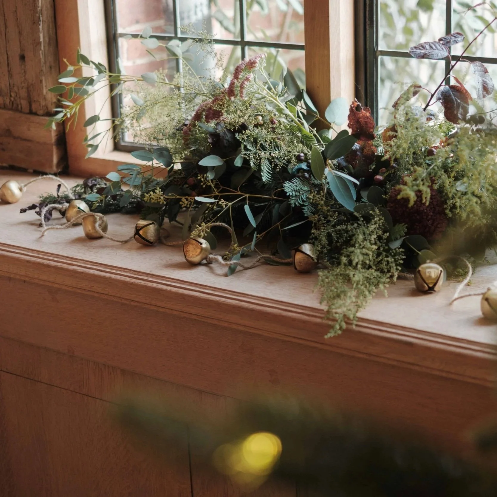 antique-brass-bell-garland-landscape.jpg