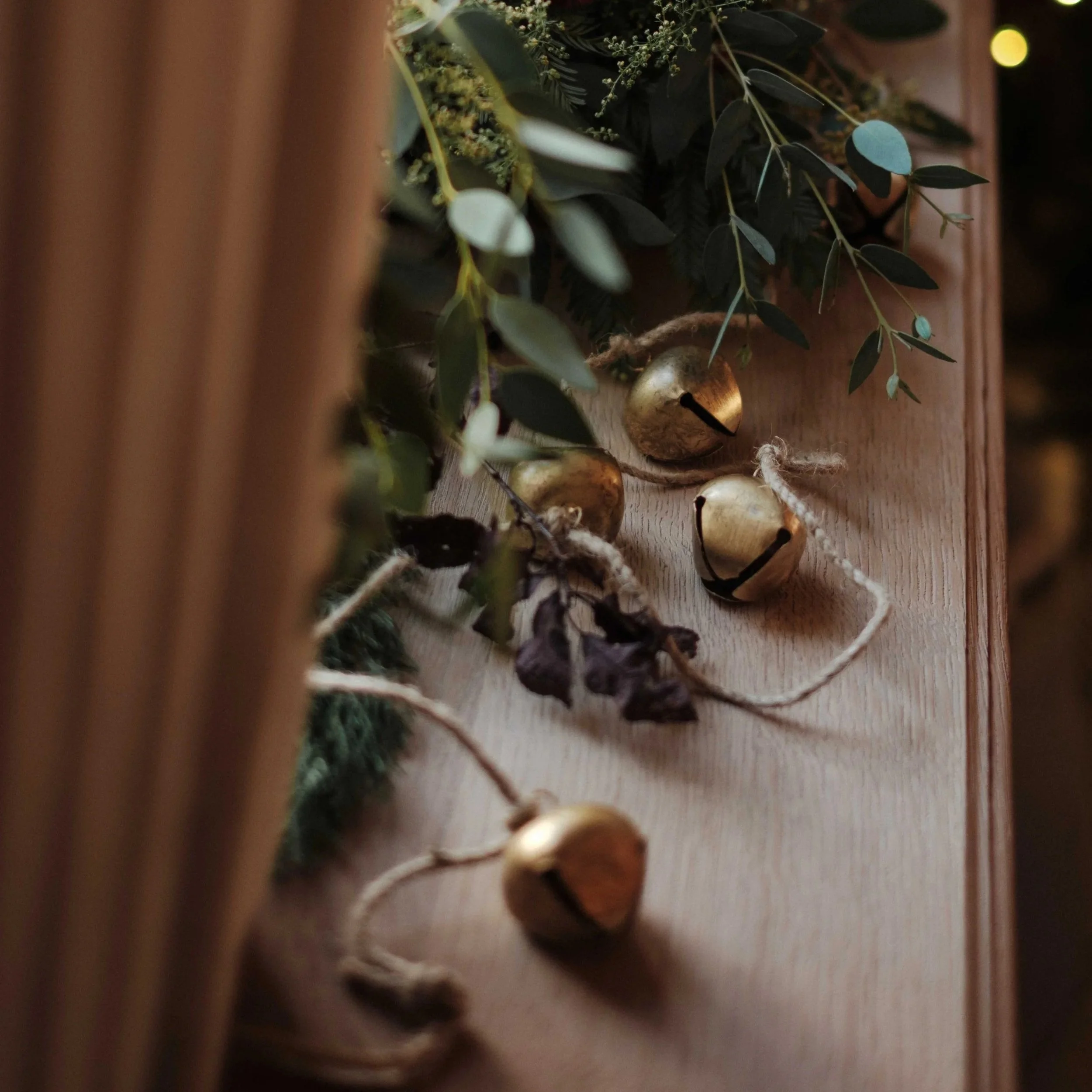 antique-brass-bell-garland.jpg