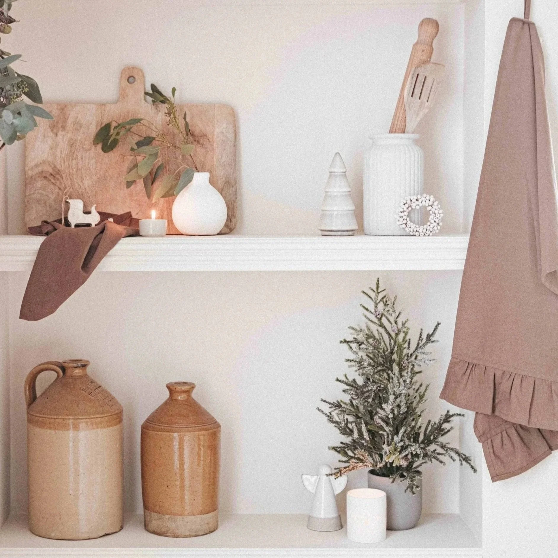 christmas-tree-shelf-styling-kitchen.jpg