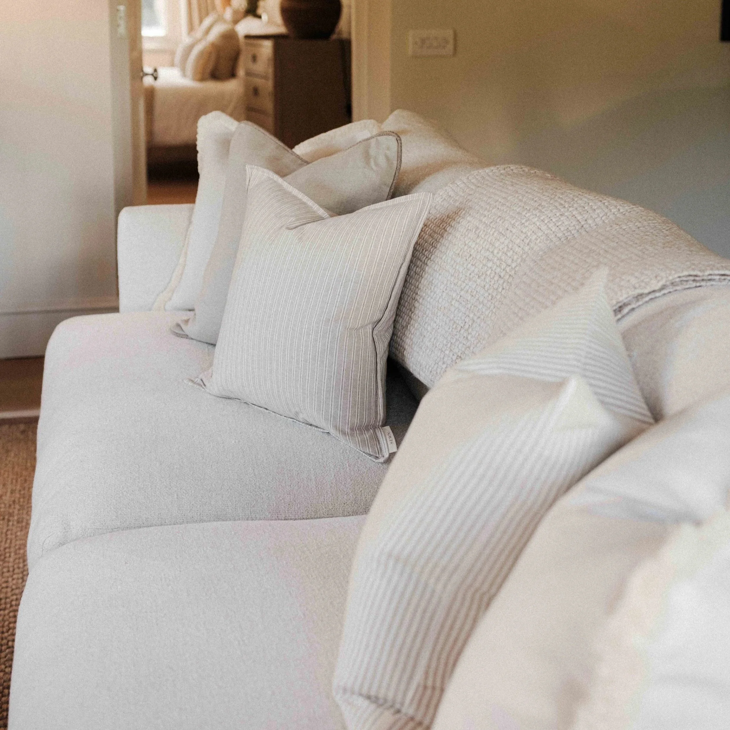 natural-linen-sofa-cushion-combination.jpg