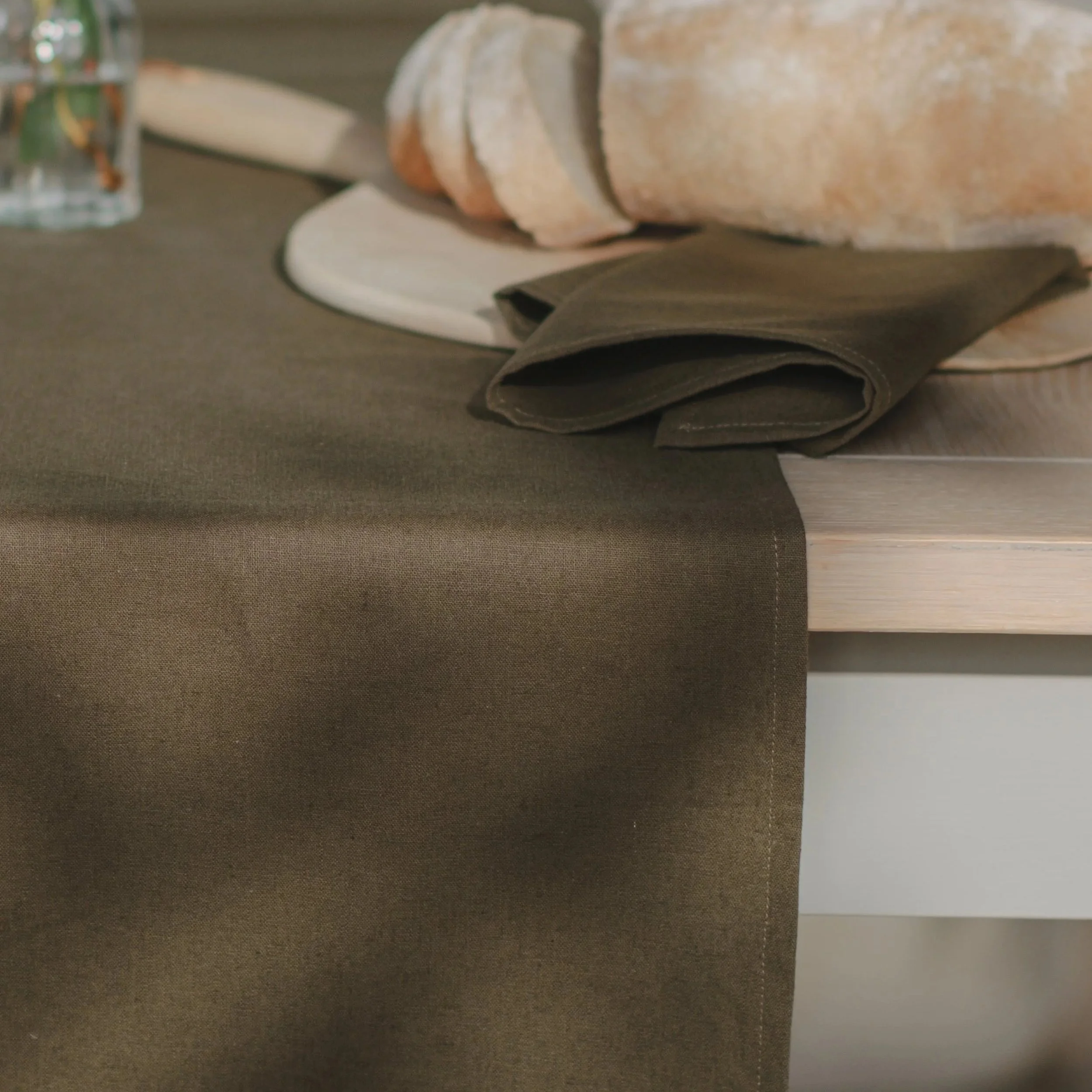 olive-linen-table-runner-detail.jpg