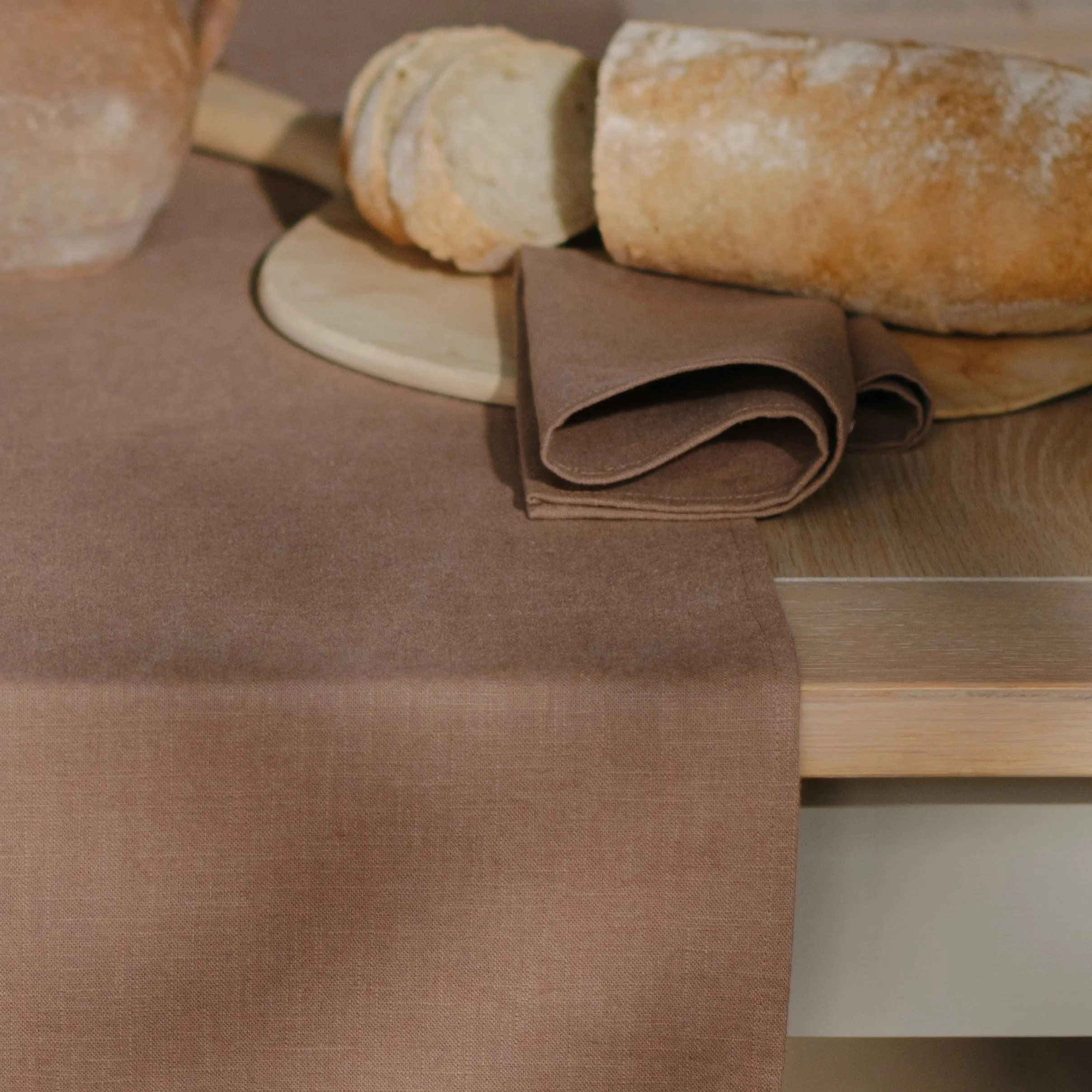 clay-linen-table-runner-close.jpg