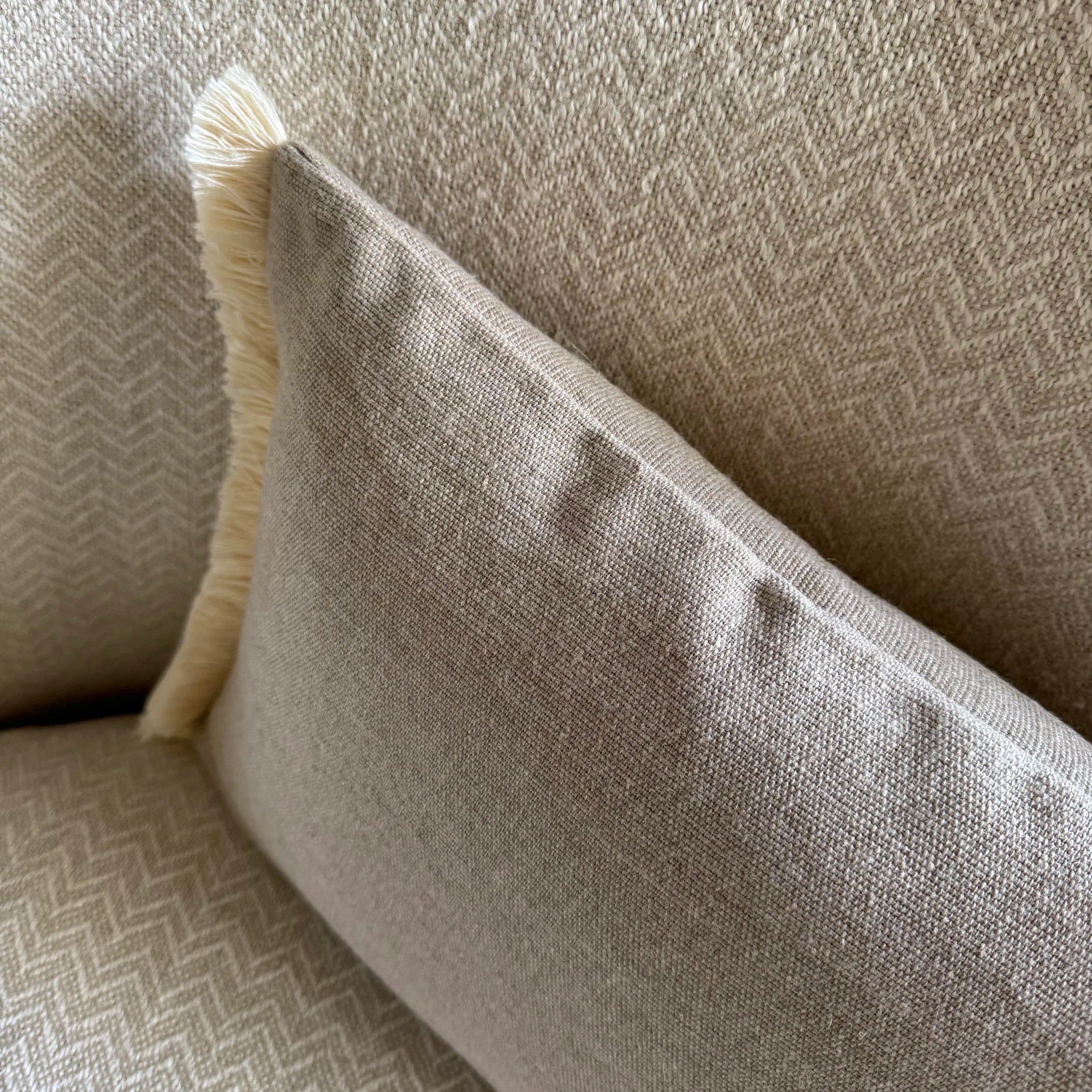 Talia-rustic-linen-rectangular-cushion-detail.jpg