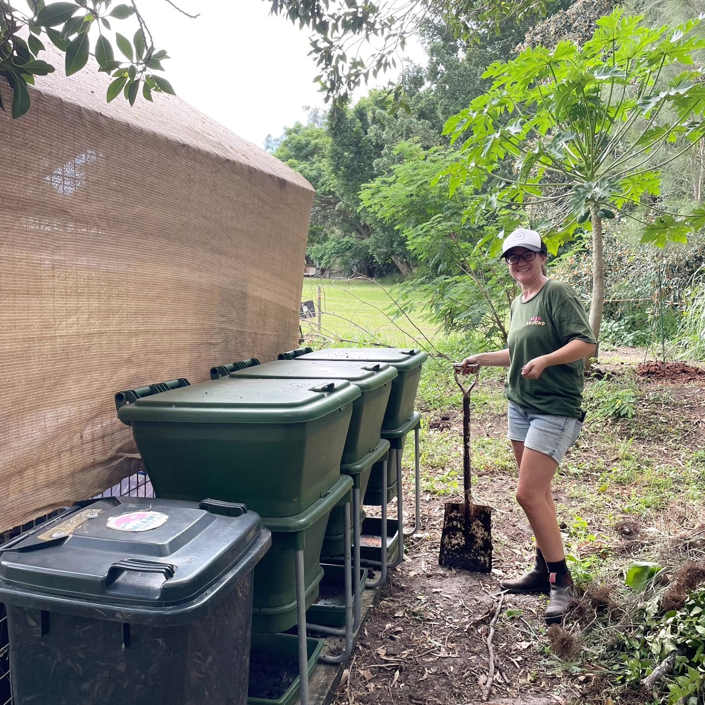 @leila_howe_  feeding our Hungry Bin worm farms 🪱🪱

These little guys get fed a mixture of food scraps, cardboard and sawdust to keep the balance right. They're tucked away out of the sun to help regulate their temperature. When they're happy they 