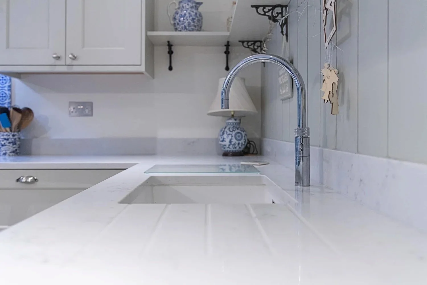 Quartz worktop in the kitchen