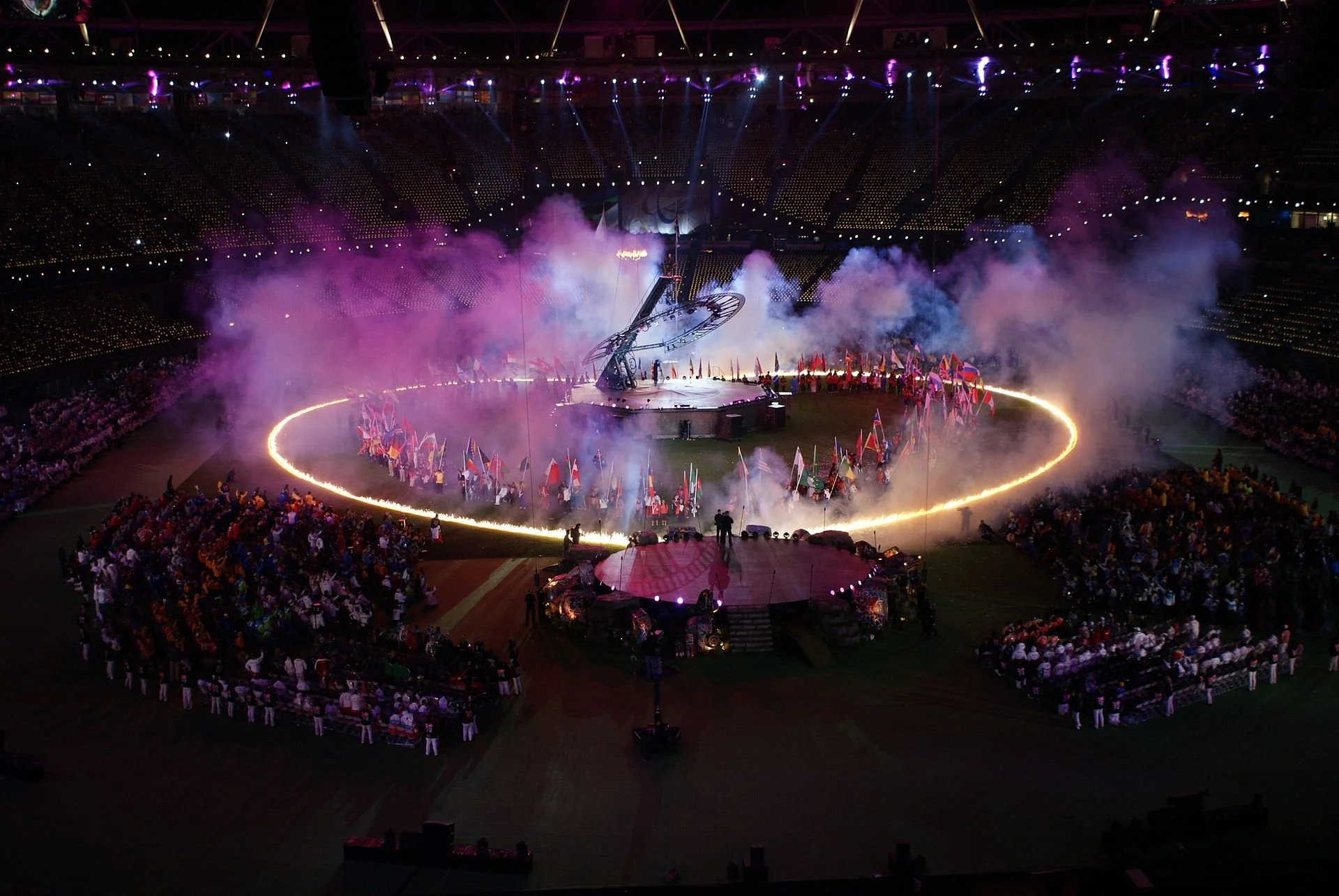 Flags_of_the_Countries_@_Paralympics_Closing_Ceremony.jpg