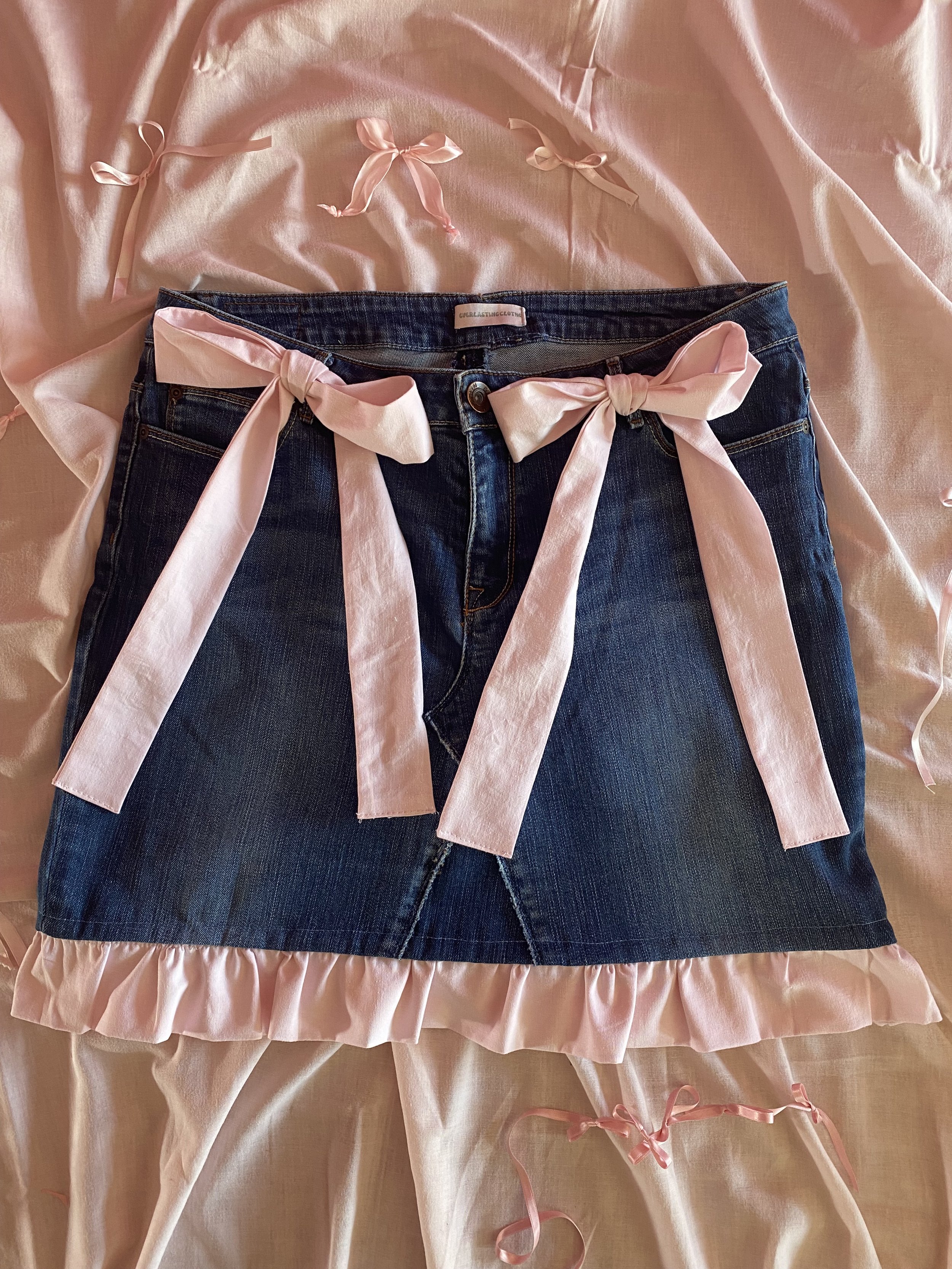 Everlasting clothe Pomme d’amour Mini Jupe Denim Upcyclée .jpeg