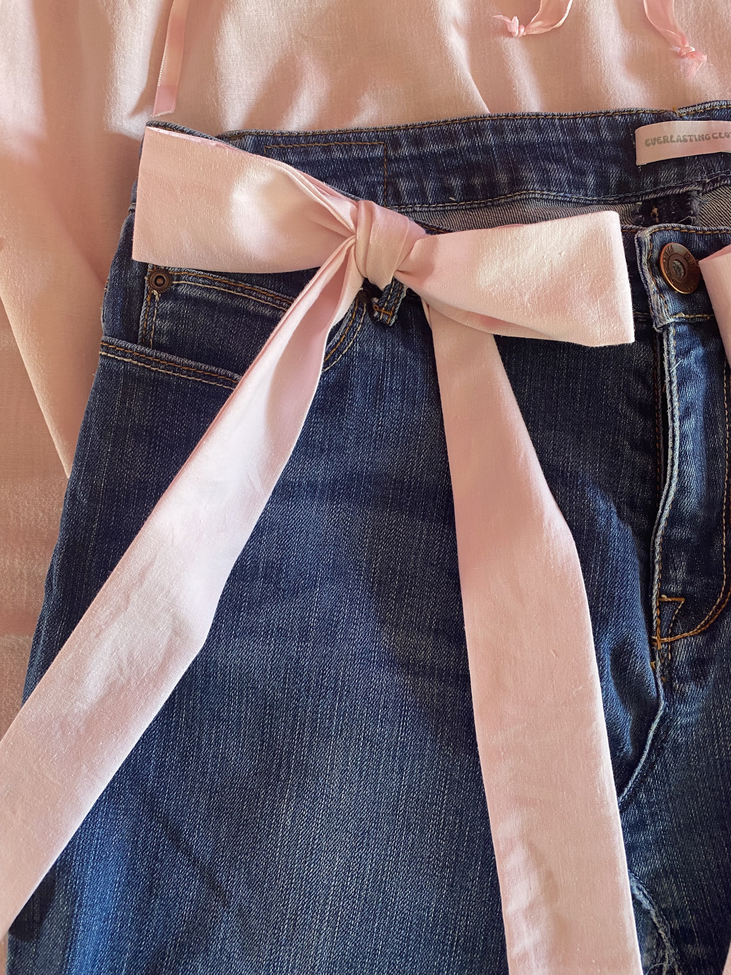 Everlasting clothe Pomme d’amour Mini Jupe Denim Upcyclée 1.jpeg