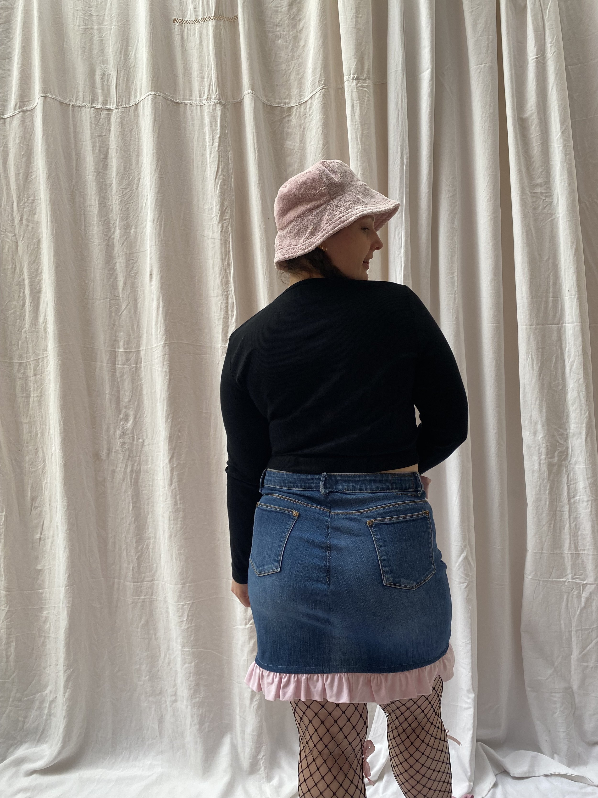 Everlasting Clothe Pomme d’amour - Jupe Courte Denim Upcyclée 1.jpeg