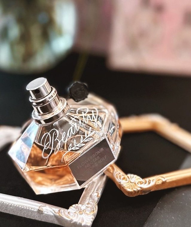 fragrance-bottle-engraving-event.jpg