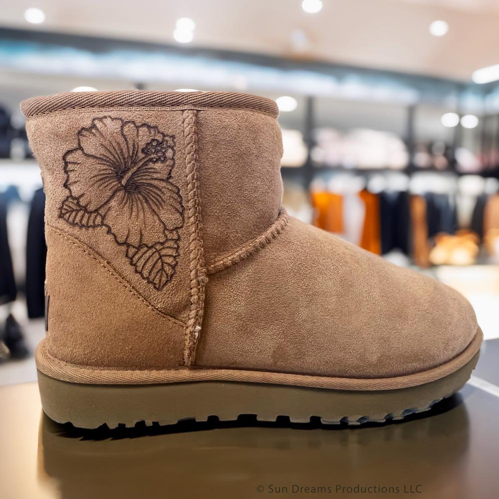 custom-etching-art-on-ugg-boots.jpg