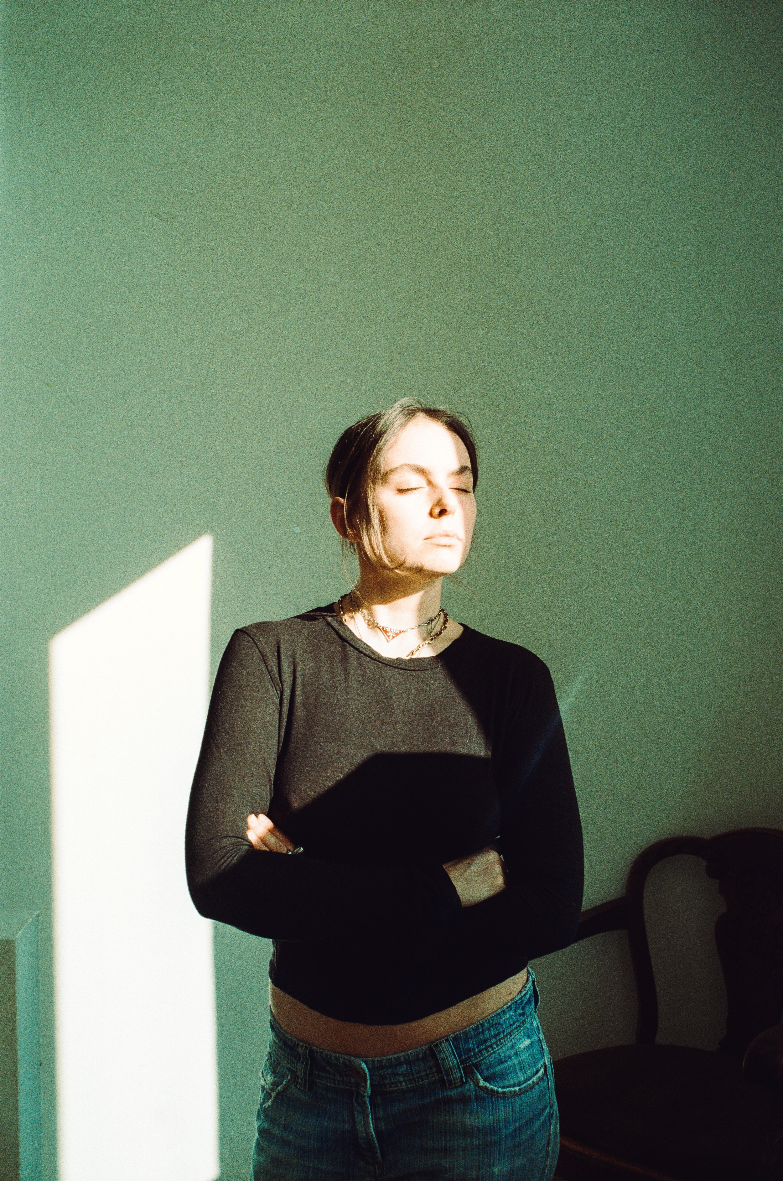 Laura on a sunny Sunday, shot on 35mm film, Frankfurt, 2023