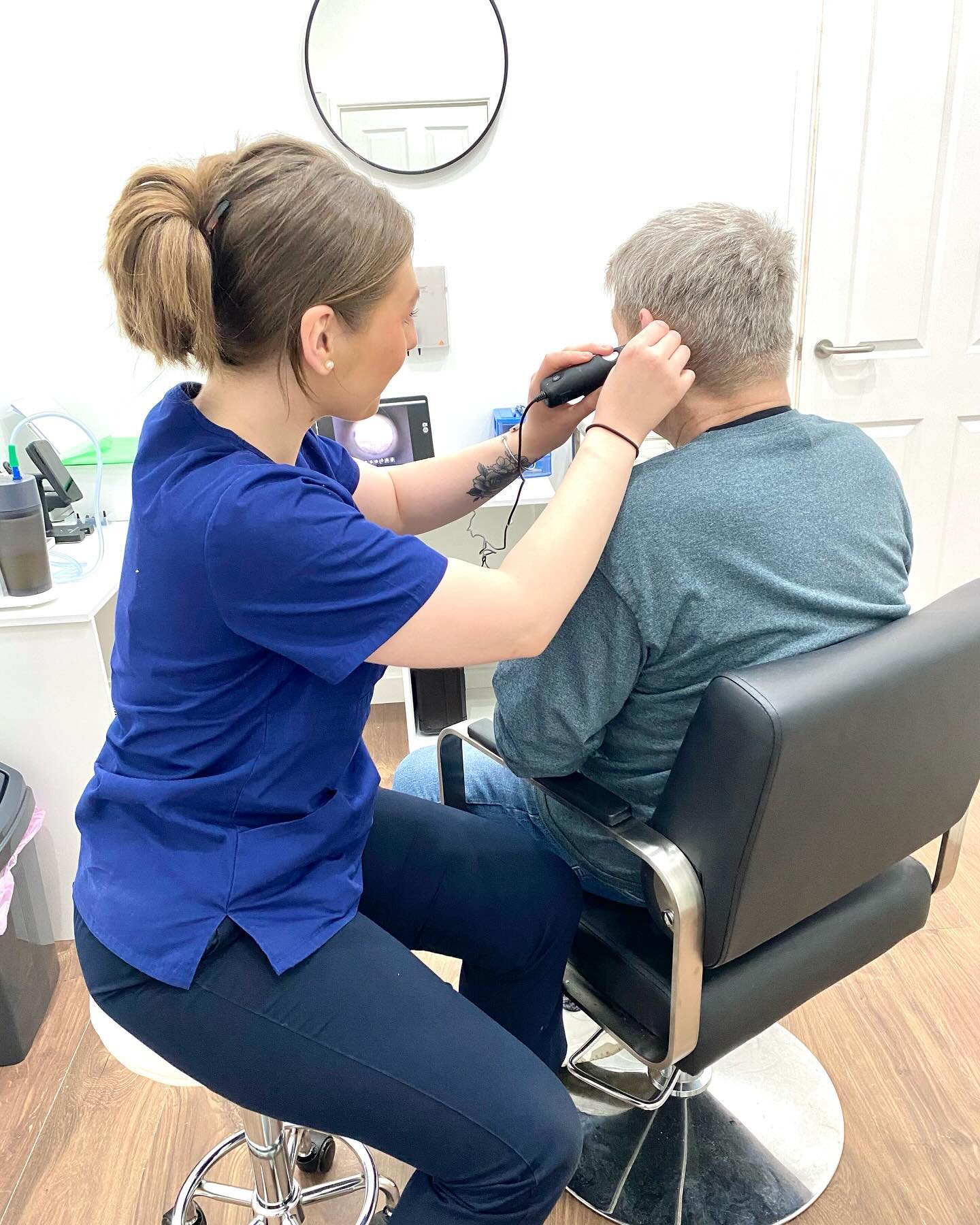 The benefits of using Video Otoscopy 👂🏼🔍📸

✅ Our video otoscope provides a high-definition view of the earcanal and eardrum. Being able to examine your ears using this latest technology helps you better understand your ear health and anatomy. It 