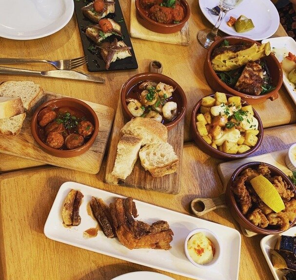 Do you already know Bodega 18?

If you've tried our tapas, tell us which one is your favorite, and if you haven't yet, you can make your reservation through the link in our bio.
📍18 Old Bridge Street, Truro
📍46 Arwenack Street, Falmouth
.
.
.
.
.
.