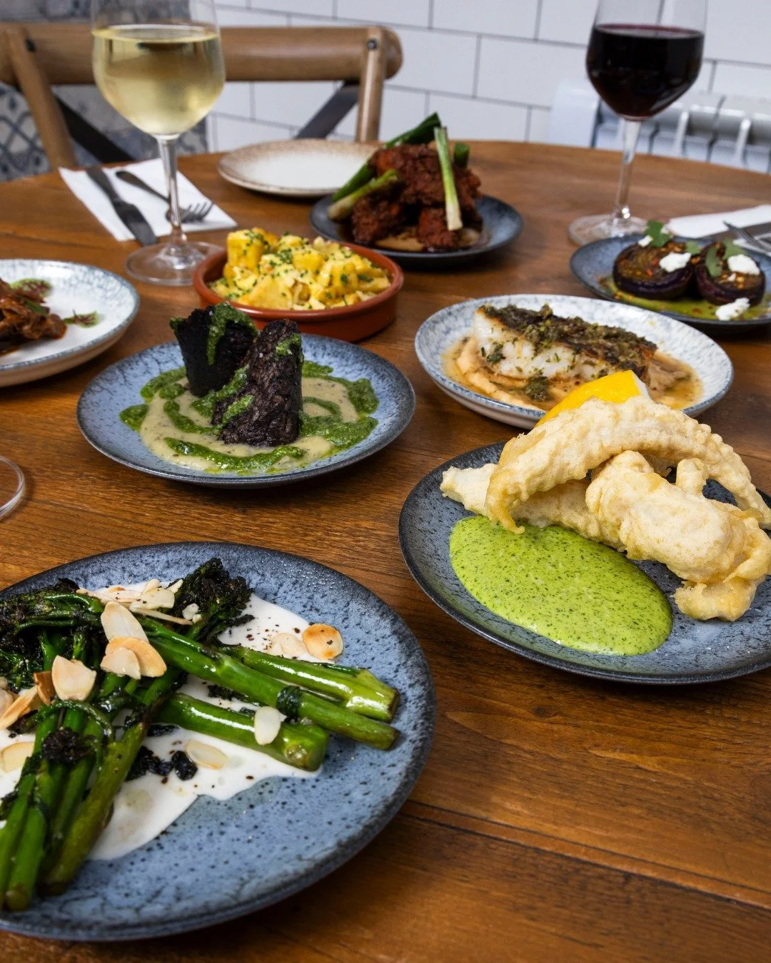 A little taste of Spain, right here in Cornwall 🇪🇸

Tapas made for sharing, laughter, and good wine - what more could you want? Okay, yes, we would like some sunshine too! 

Use the link in our bio to book! 

#SpanishFood #AuthenticSpanish #Spanish