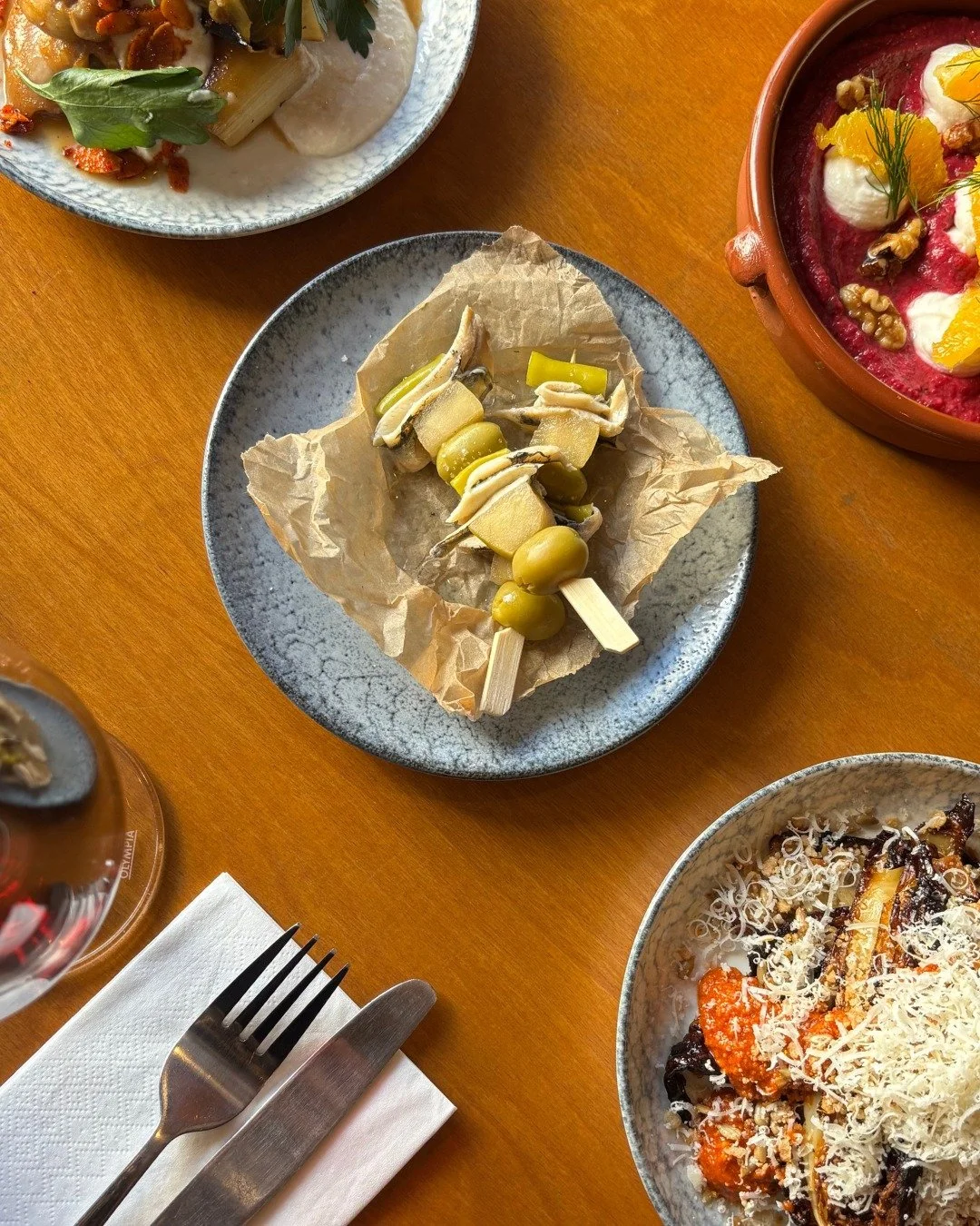 Falmouth - have you tried us for lunch yet? 👀

✨ 3 selected dishes for &pound;18.95 ✨

Great for relaxed catch-ups, work lunches, or a midweek treat.

Same Bodega flavours you love - just at lunchtime.
And yes&hellip; Truro has the same deal too 😉
