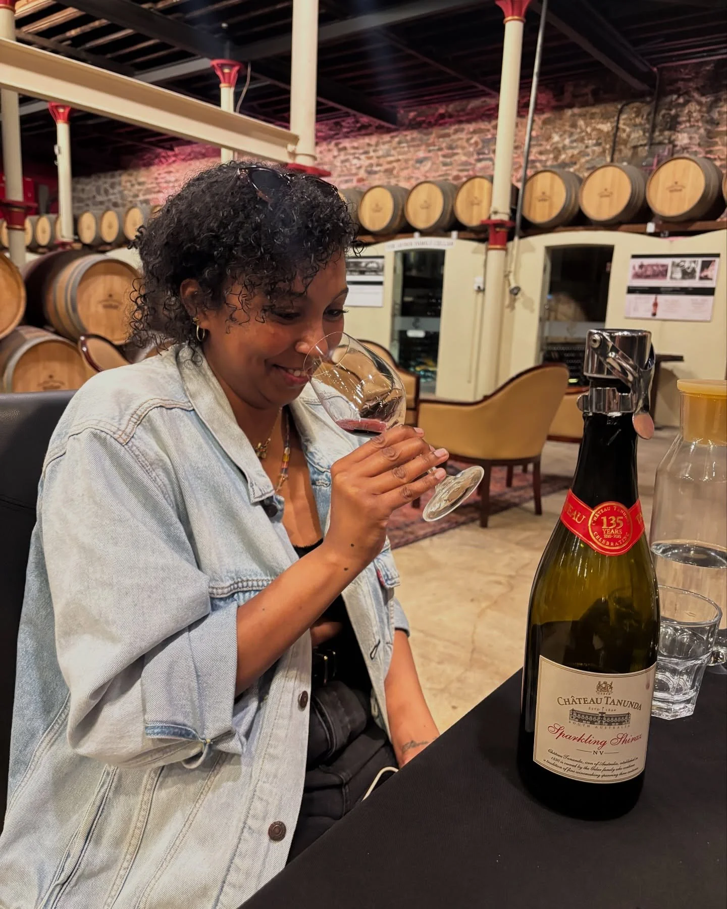 🙋🏻&zwj;♂️ 💁🏾&zwj;♀️Our first visit to Australia, which confirmed that old vines tell the best stories 🍇⁣

The Barossa Valley has long been on our bucket list, so we couldn&rsquo;t skip it on our first trip Down Under. ⁣ Some wineries feel like t
