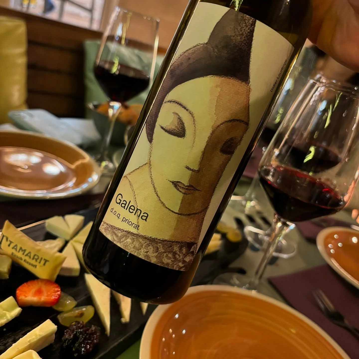 Super wine, super label. 👌 

Loved this wonderful Priorat by @closgalena. It gives a blast of fresh, juicy cherry with a subtle spicy kick. A superb upgrade to any cheeseboard (like this one we sampled at @tamaritbeachresort) 🧀 🍷 

#WineAndCheese 