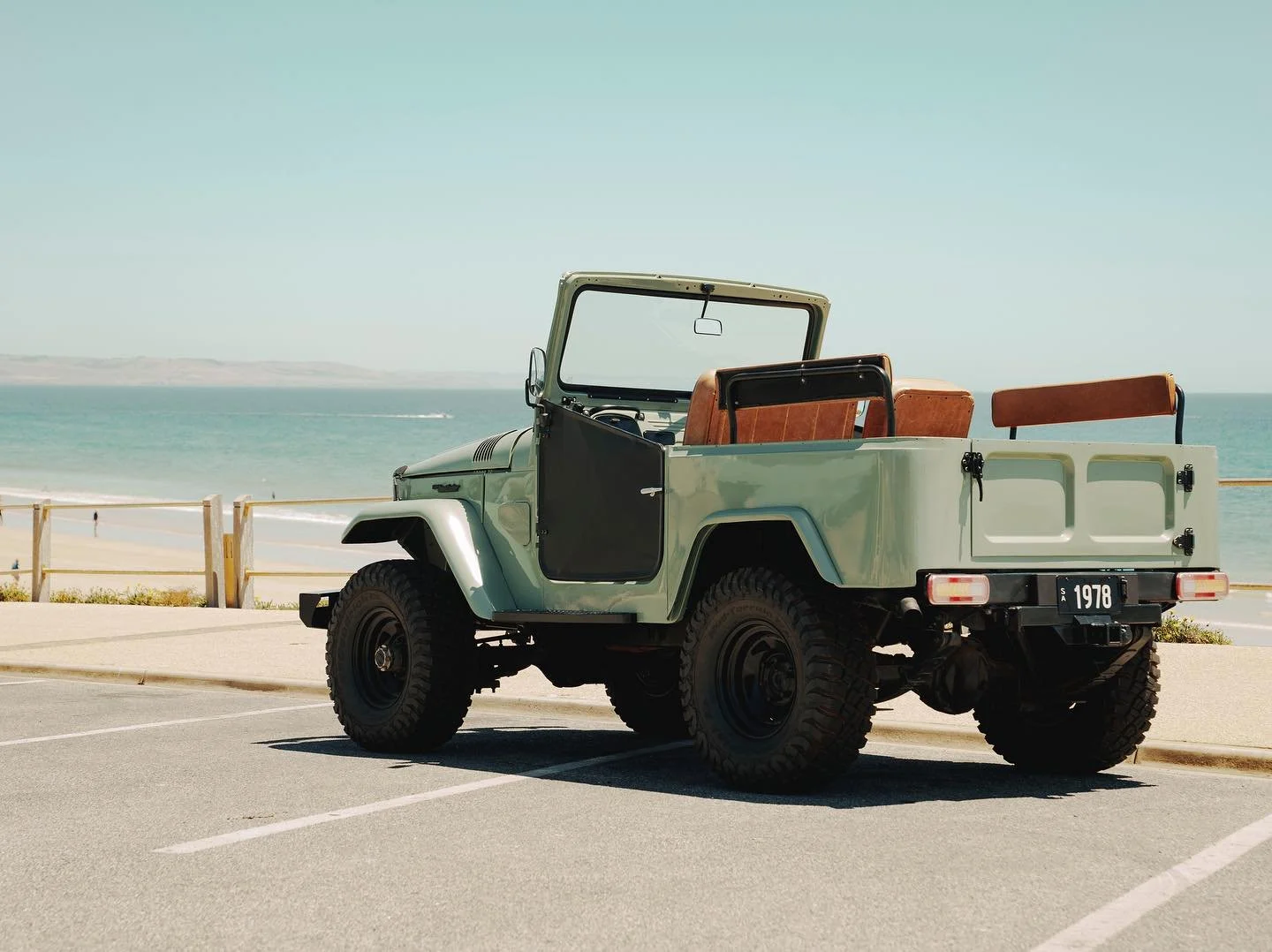 The iconic 40 Series ~ Frankie 
&bull;
&bull;
&bull;
Sage Green | Caramel Nappa Leather | Black Detail 
&bull;
&bull;
&bull;
📸 @j0shbarnett