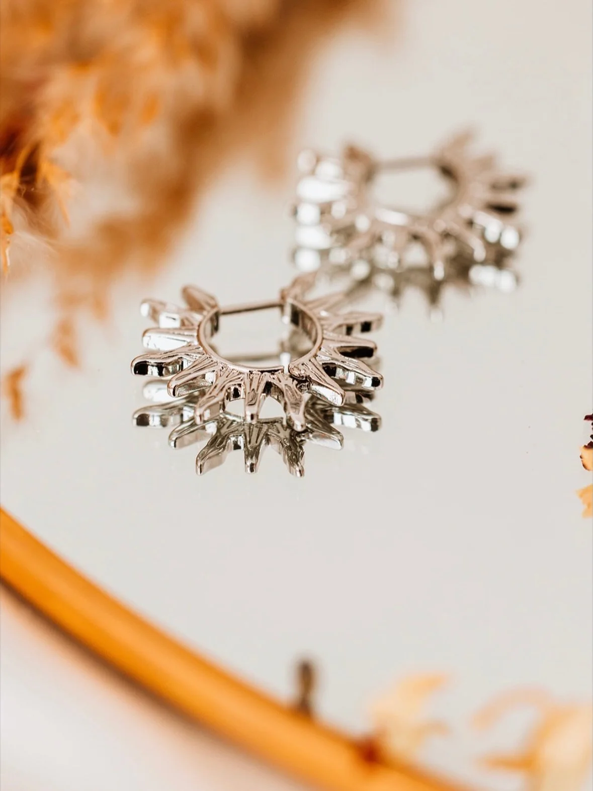 Everyday huggies, elevated.

Happy Saturday guys! X