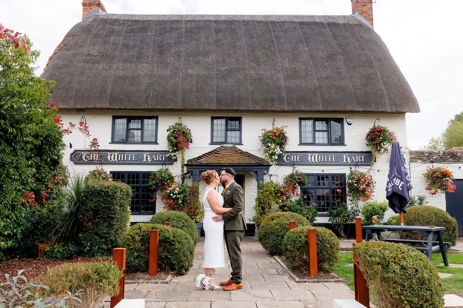 Wedding Photography at Swindon Registry Office | Kirsty &amp; Chris