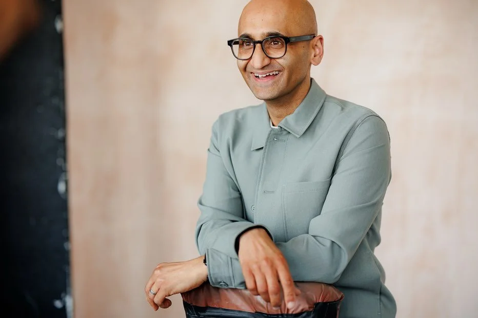 Round two from this brilliant headshot session 📷
Same shoot. Same energy. Just more moments.
This is why I love keeping headshot sessions relaxed.
When you&rsquo;re chatting, moving, laughing and not overthinking it&hellip; the natural expressions j