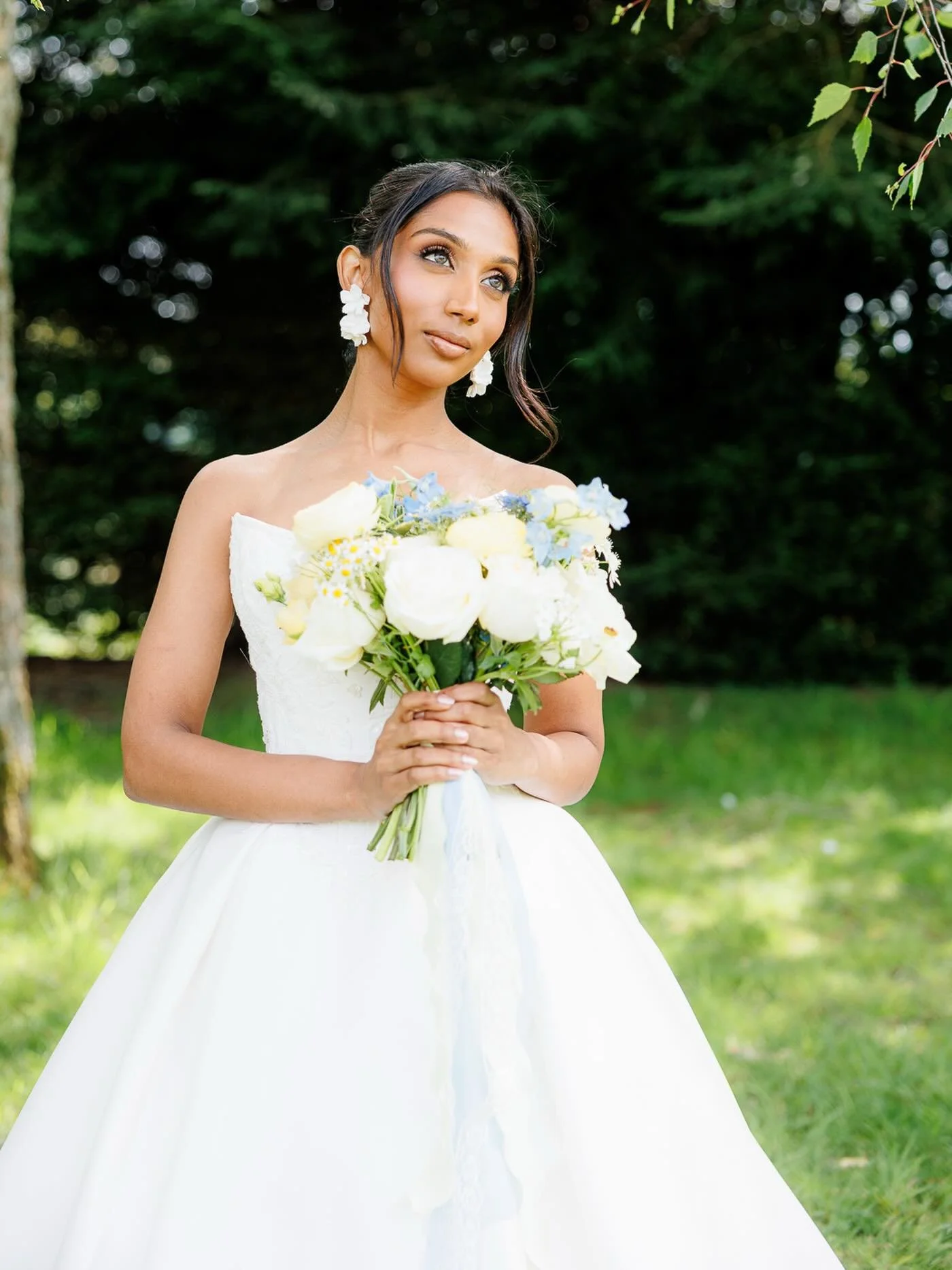 Content creation day.

One thing I love about content creation days is the ability to experiment.  Quite happy with these.  MUA @rubyloubeauty 
Hair @taramaryalice_bridalhair
Photographer @arwynfitterphotography
2nd photographer @martingavinphotograp