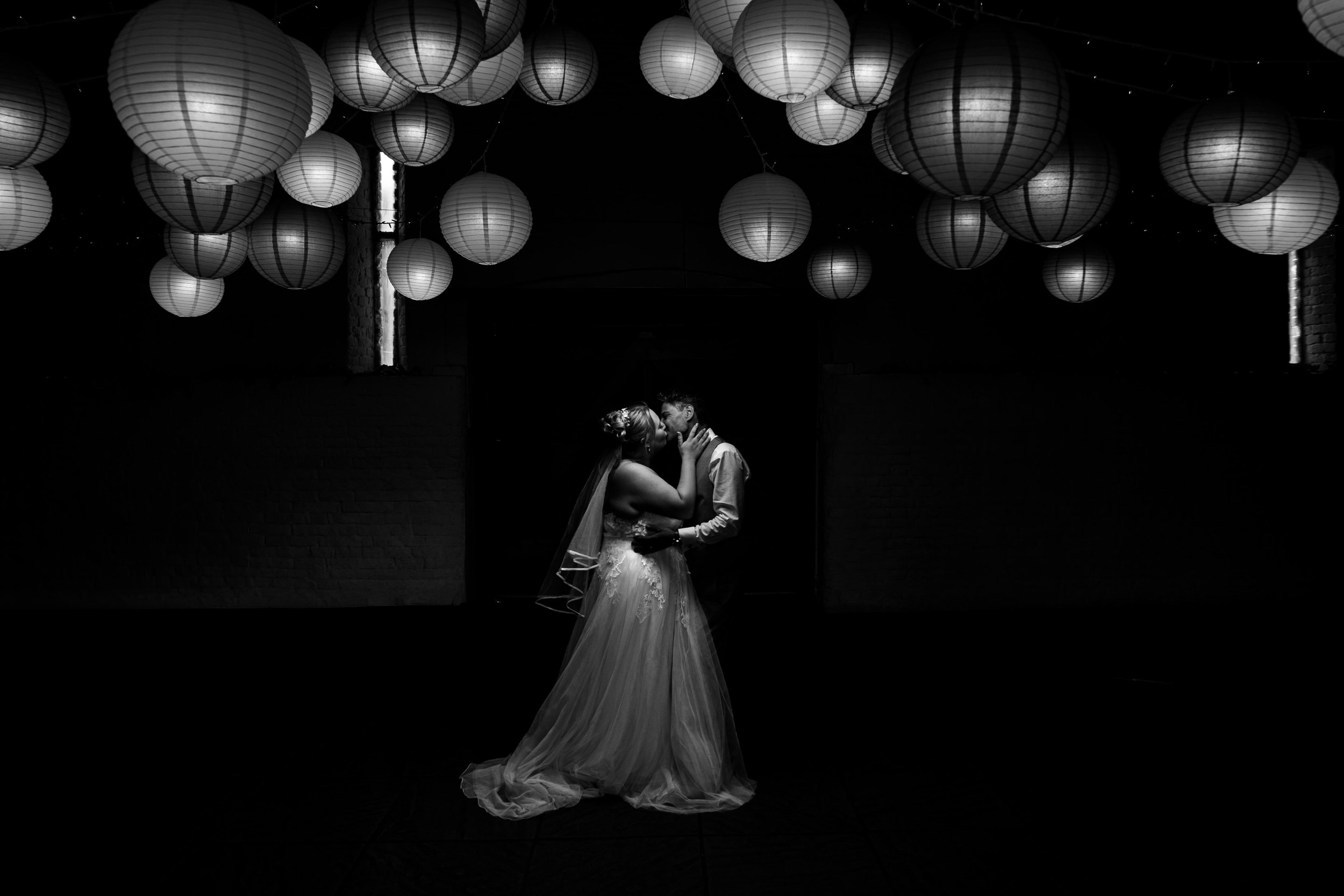 Love this

When I arrived at Ufton Court, I spotted this opportunity straight away and was delighted when Shannon and Alex were up for it.
I loved the location, loved the day, and most of all loved being part of Shannon and Alex&rsquo;s wedding.
Some