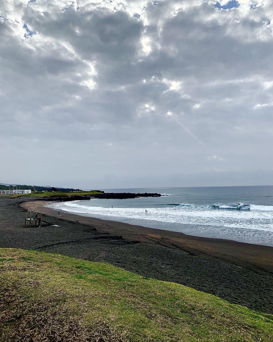 East swell lines in the south shore.