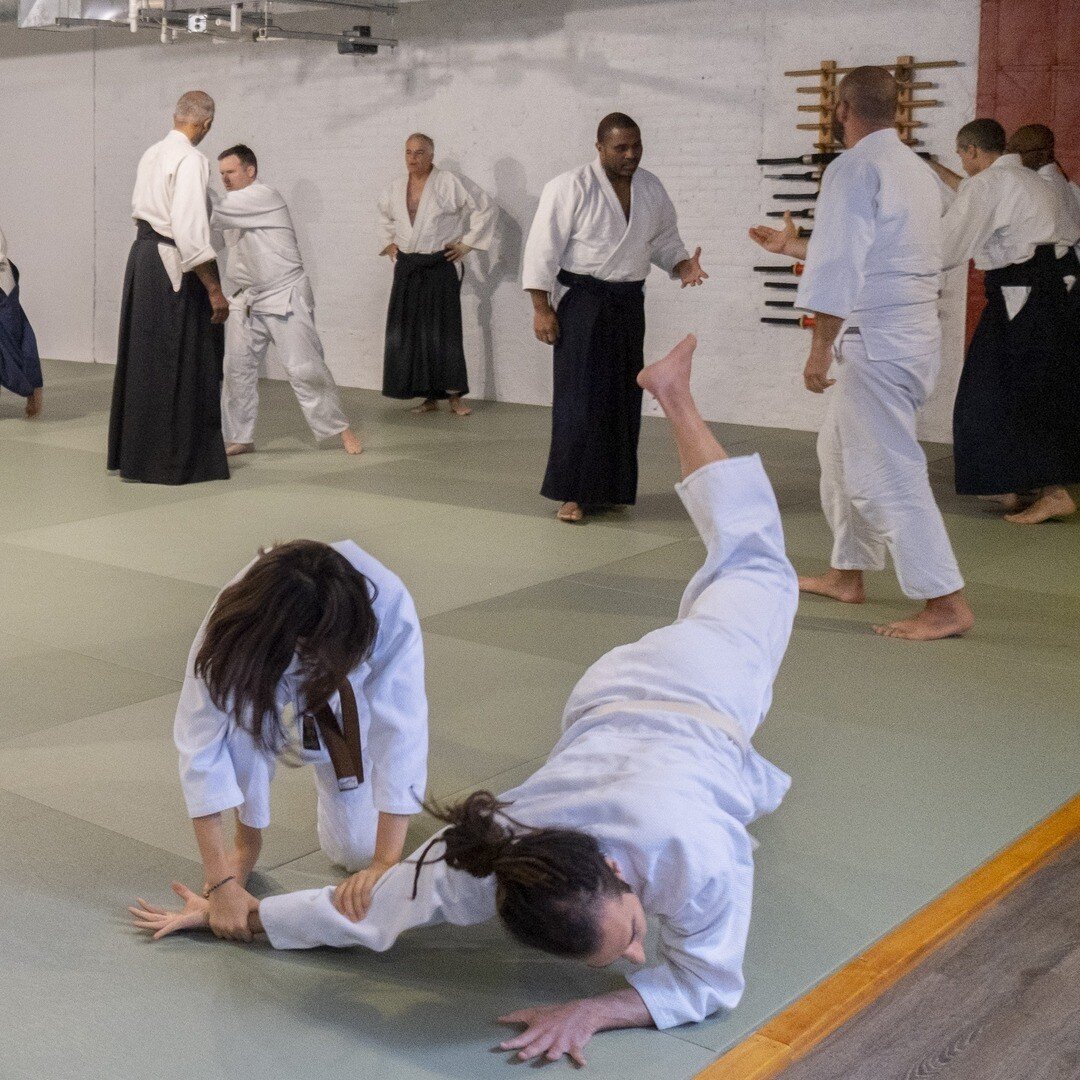 &ldquo;Warriorship is none other than the vitality that sustains all life.&rdquo; - Morihei Ueshiba, The Art of Peace

#aikido #aikidoka #dojo #aikikai #budo #martialarts #japanesemartialarts #justmove #philadelphia #eastfalls
.
.
photo courtesy of @