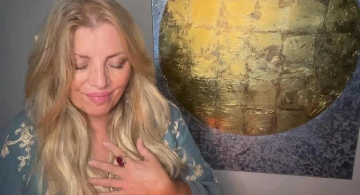 Caroline Glazebrook Channeled Readings, Intuitive readings on Zoom, Tarot readings Glastonbury, Mary Magdalene channeled guidance