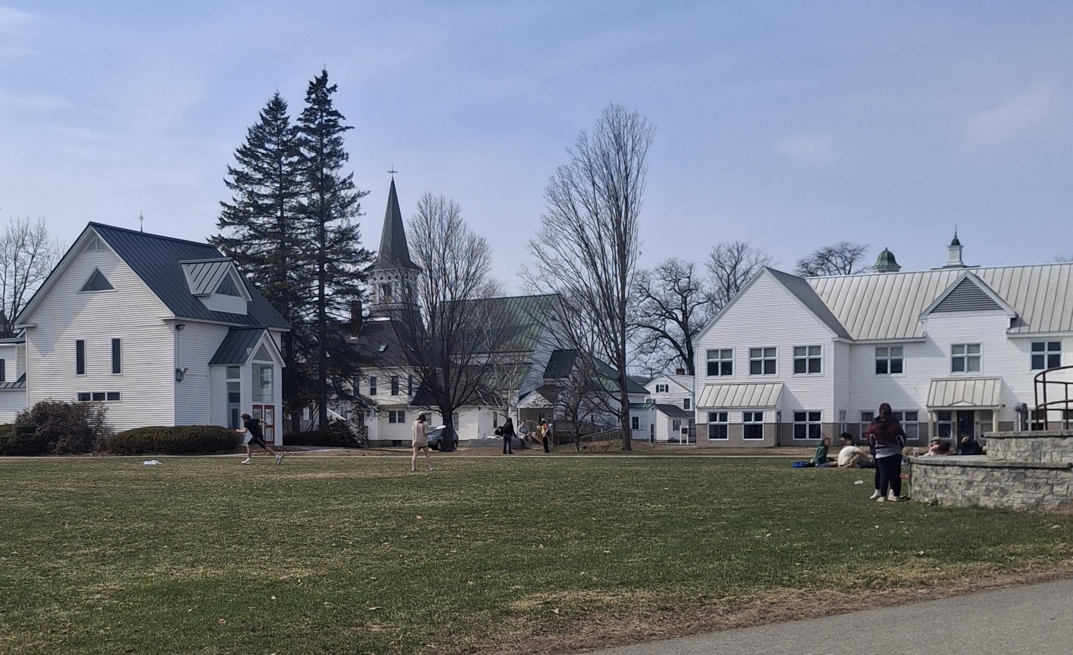 Students hang out on the green outside of Mantor Library on April 10, 2026 (Jadyn Jacobs).