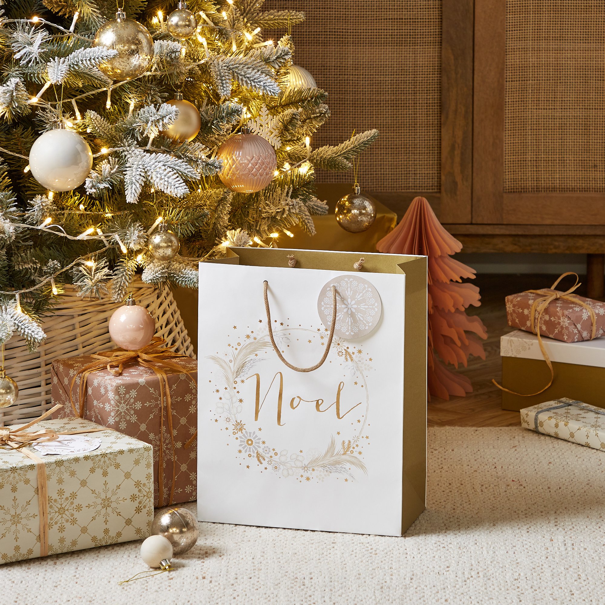 30774295 Alt04 XMAS22 Boho-Large-Gift-Bag.jpg