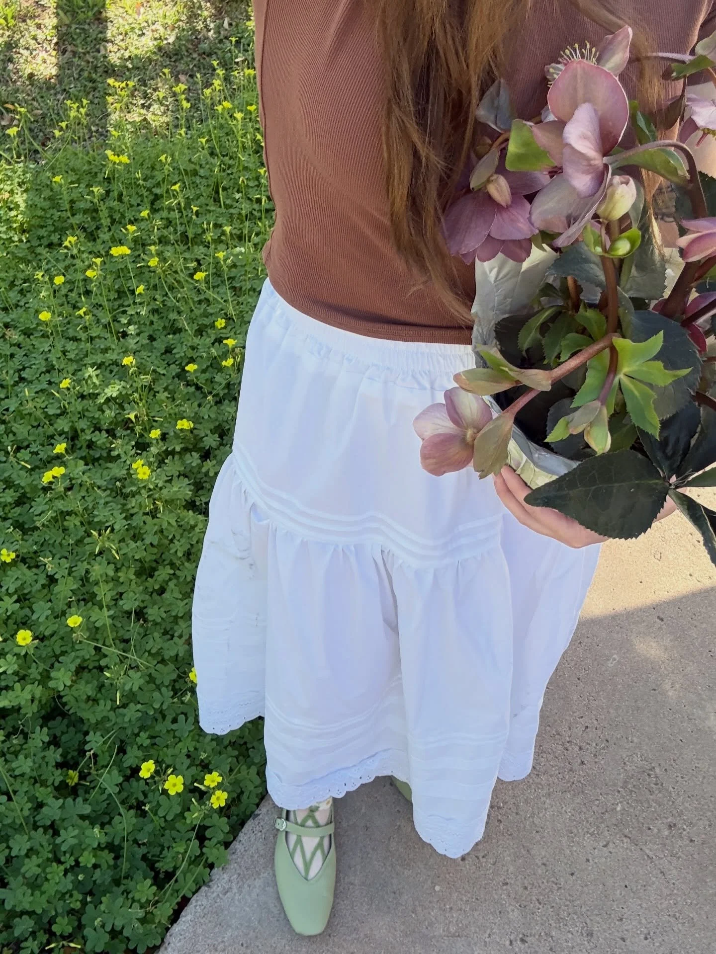 hello march ☘️ i am so ready for you!!

nona is growing, the plants are growing, my skills in needlecraft and fiber arts are growing, spring must be close indeed