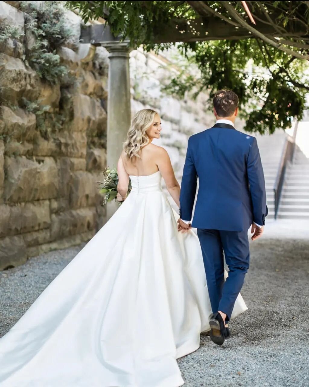 Saying farewell to summer, is always bittersweet. So, a toast to a beautiful couple, on a beautiful summer day✨🍾
 *Ashley &amp; Taylor* 
.
.
#bellesoireeasheville #biltmoreestateweddings #biltmoreweddingplanner 
#biltmorebrides
#destinationweddingpl