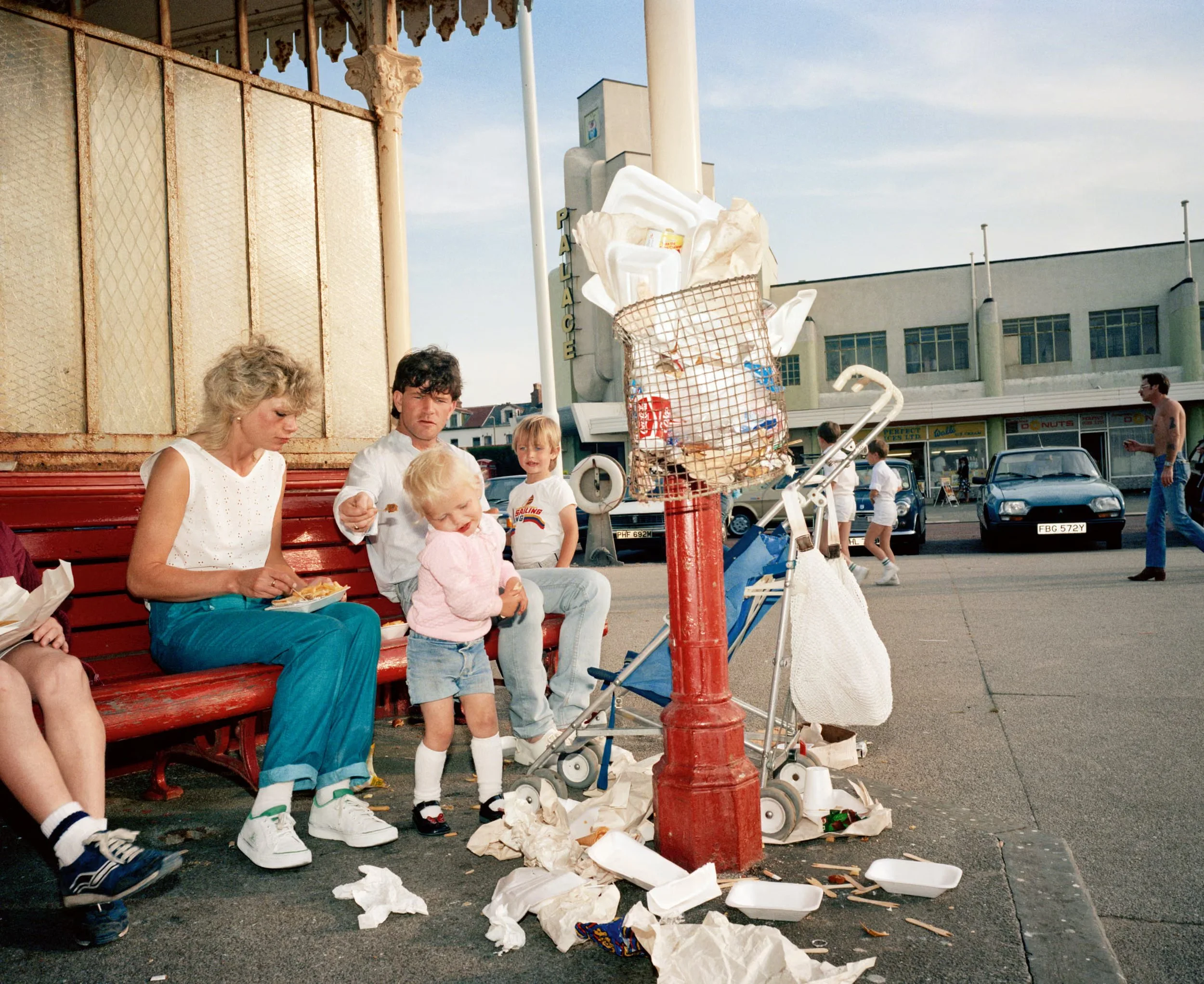 Picnic tra i Rifiuti Martin Parr