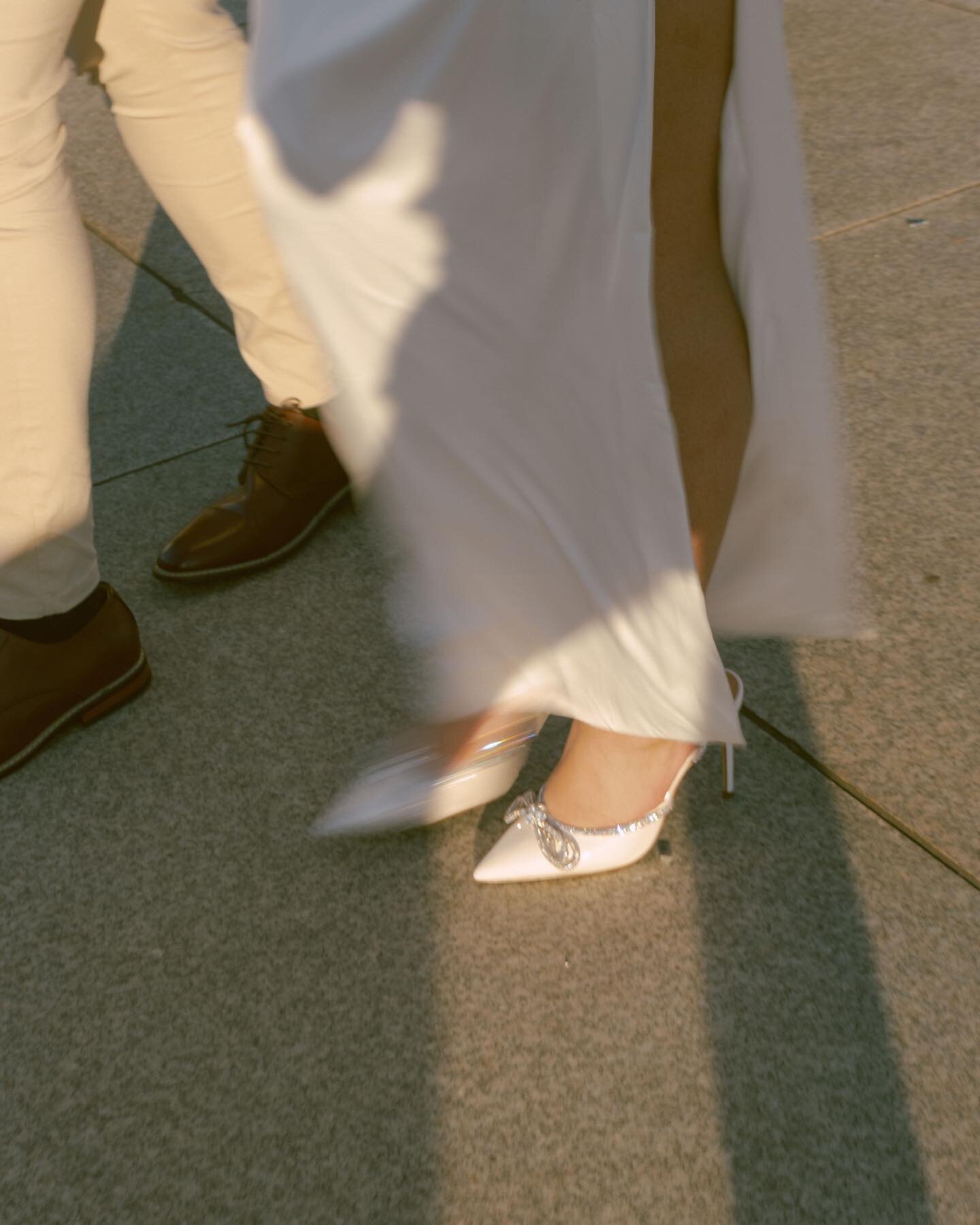 Yesterday&rsquo;s downtown Nashville engagement session &gt;&gt;&gt; took many pics of their feet!!! ✨