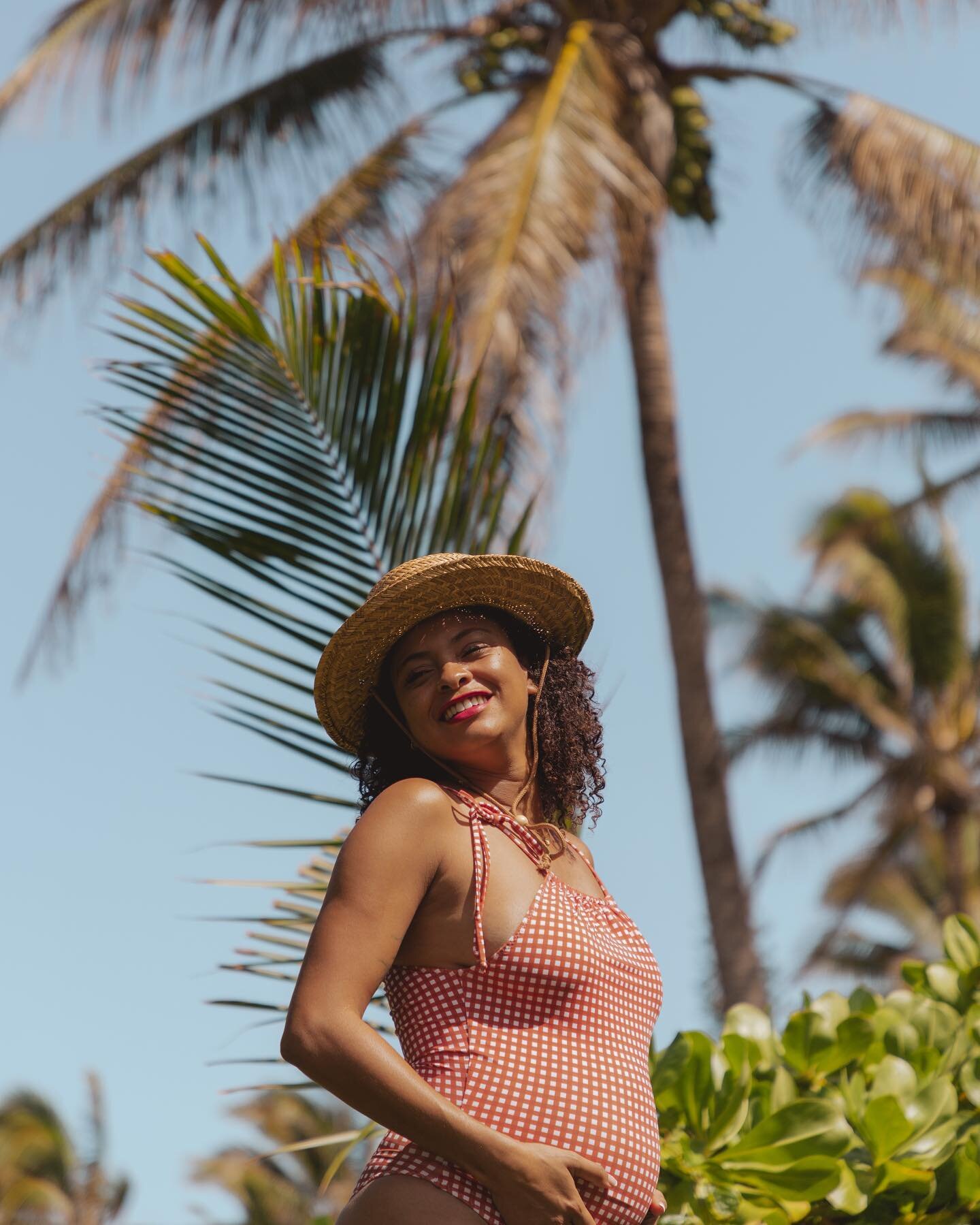 Gems from a very tropical maternity moment with @jawaiiangirl808 are about to make their debut 🌴👀🙌🏼

retreat: @levelthefuckuppodcast 
styling: @miagphotography 
model: @jawaiiangirl808 
bralette: @victoriassecret