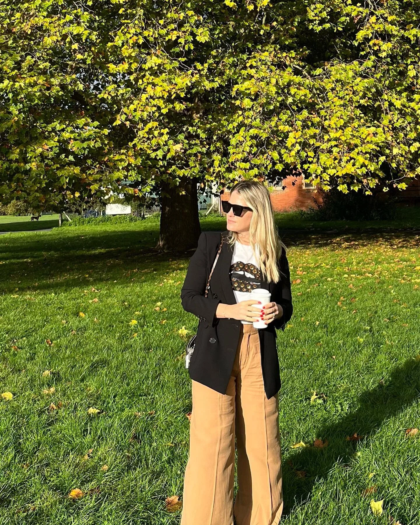 Let&rsquo;s talk wide-leg 👖! My client said the other day that she never thought she could wear them&hellip; these are the types of stories we tell ourselves over the years that can lead to falling into a style rut. If you&rsquo;ve not tried them, w