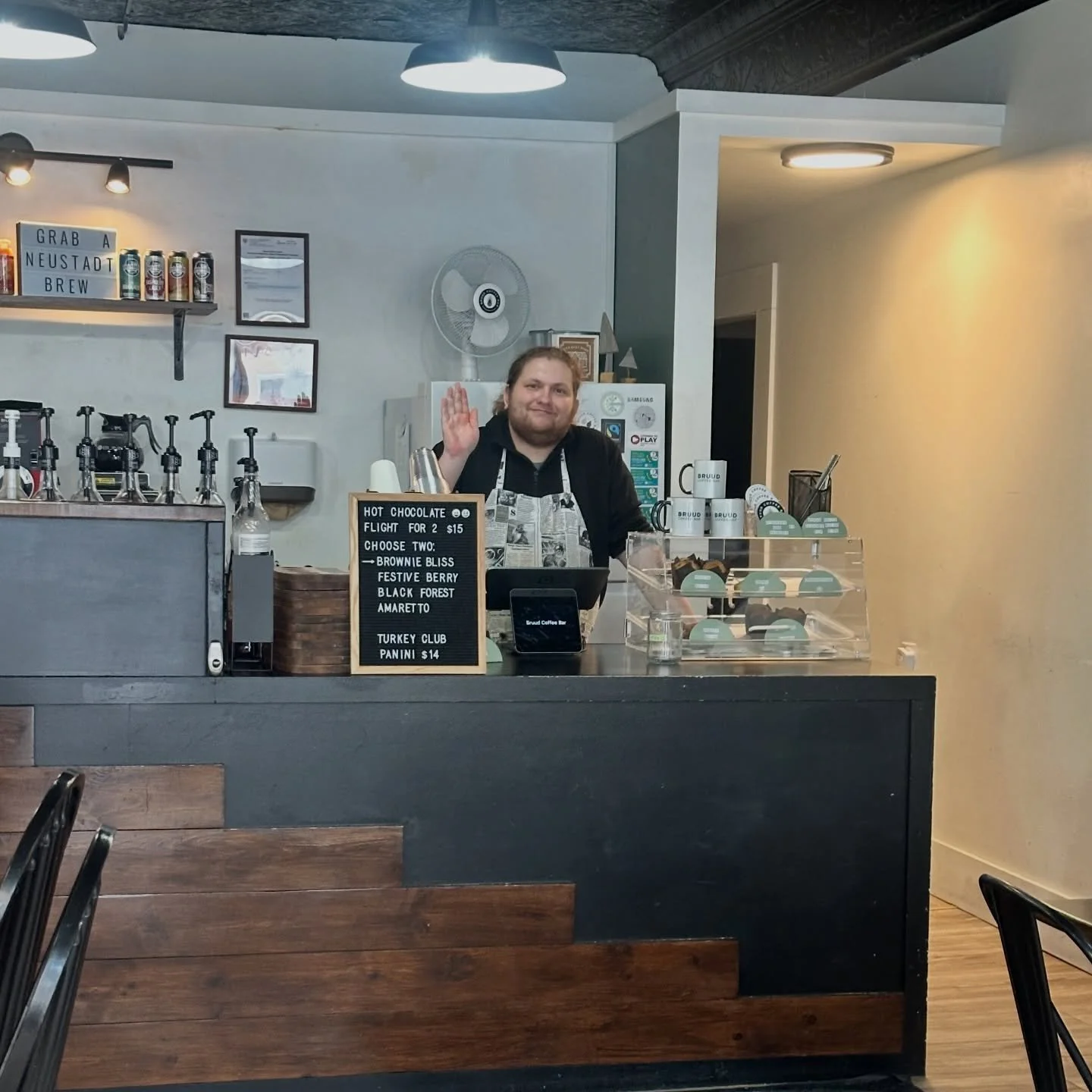 If you're local or can get here safely, Carter&rsquo;s here to serve up your favourite drinks, treats &amp; food. ❄️☕️

#comeonin #snowday