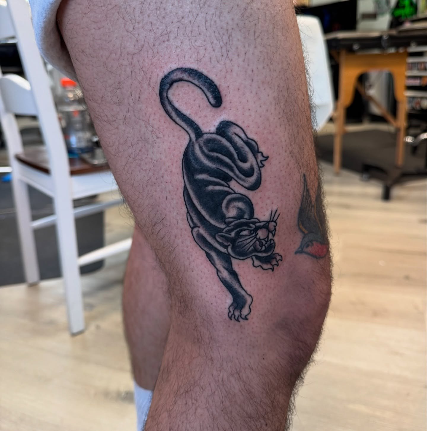 He&rsquo;s got the thigh of the panther , or however that song goes . Thanks @archit454  for coming through and getting this panther from me ! Wild or mild color of black and grey find me making tattoos @darkstalliontattoo  in Mt. Lookout ! 

#panthe