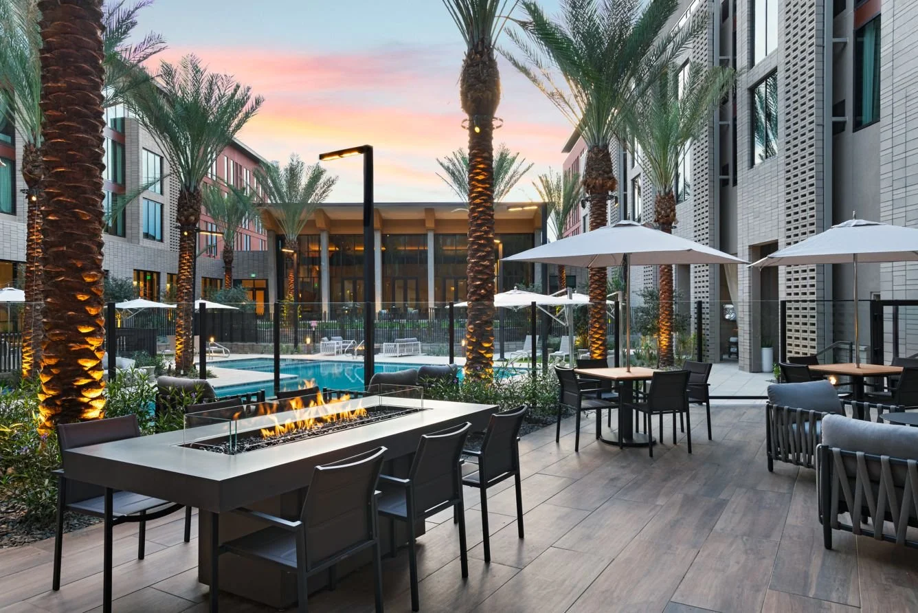 ar-phxhc-ac-outdoor-patio-12228_Classic-Hor.jpeg