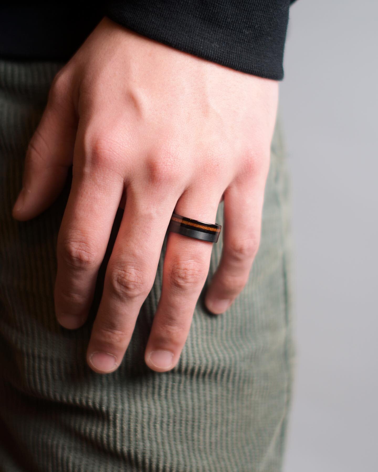 Looking for high quality men&rsquo;s rings that won&rsquo;t break the bank?💵 We got you! Head on over to our website or in person to shop our men&rsquo;s collection. 

www.supersilvercda.com

#koawoodrings #mensjewelry #supersilvercda #downtowncda #