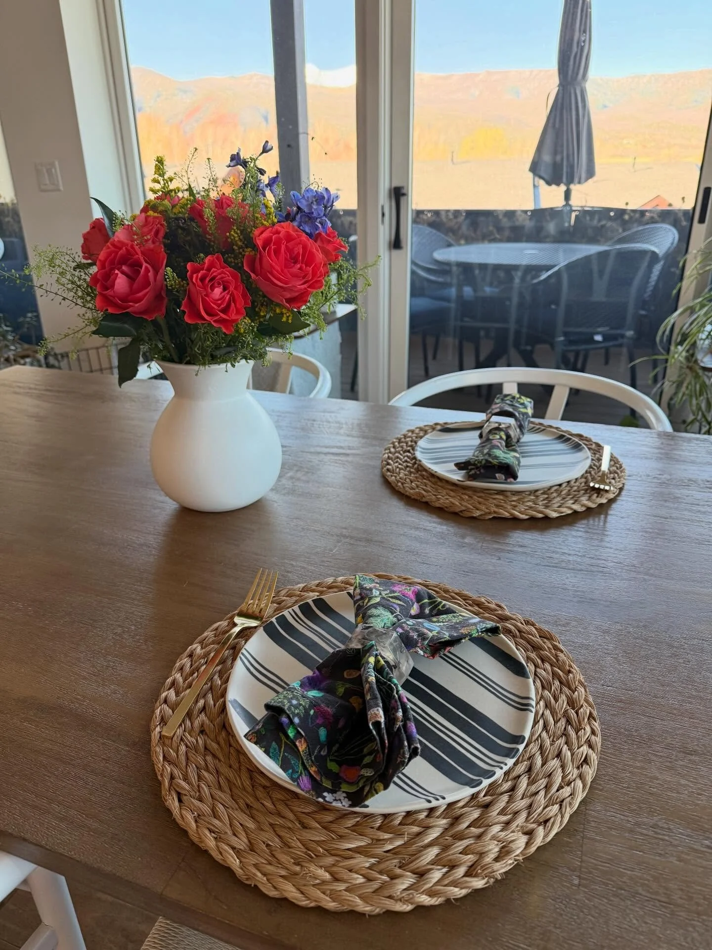 Did you know that Easter Sunday is a lunar holiday? It falls on the first Sunday after the first full moon after the spring equinox. 🌕🌷

A beautiful time for soaking in nature&rsquo;s bounty, especially in these Colorado mountains when the buds sta