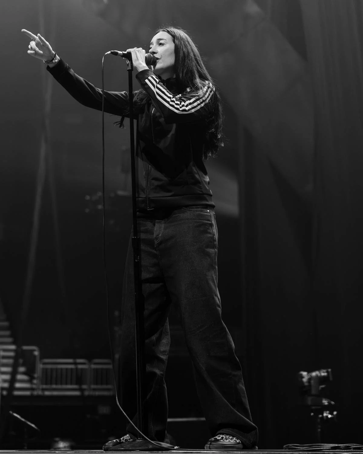 Julia Wolf opening for Machine Gun Kelly, Fiserv Forum, 2025