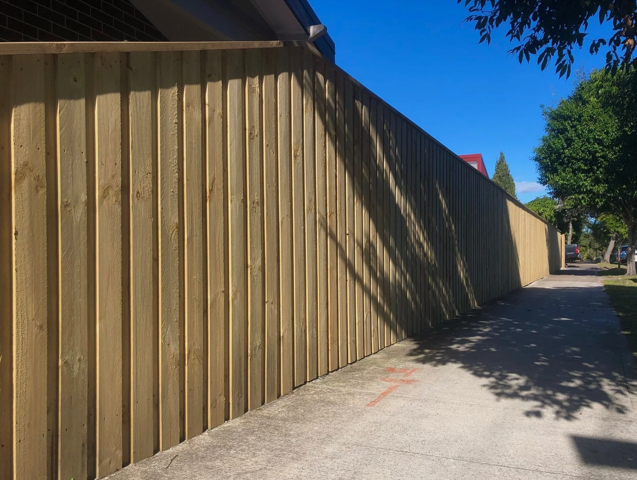 Timber lapped and capped fence. Rosebery NSW