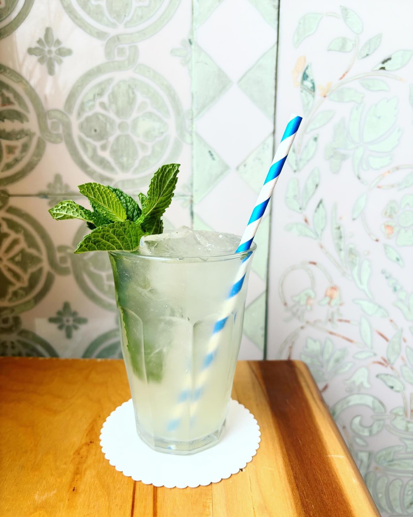 SPRUCE MOJITO 🌲🌱 it&rsquo;s dangerously refreshing

We infuse white rum with fresh spruce tips for 48 hours, make a syrup from more spruce tips, muddle it all with fresh mint, shake it with fresh lime juice, and top it with soda. 

@clevelandmagazi