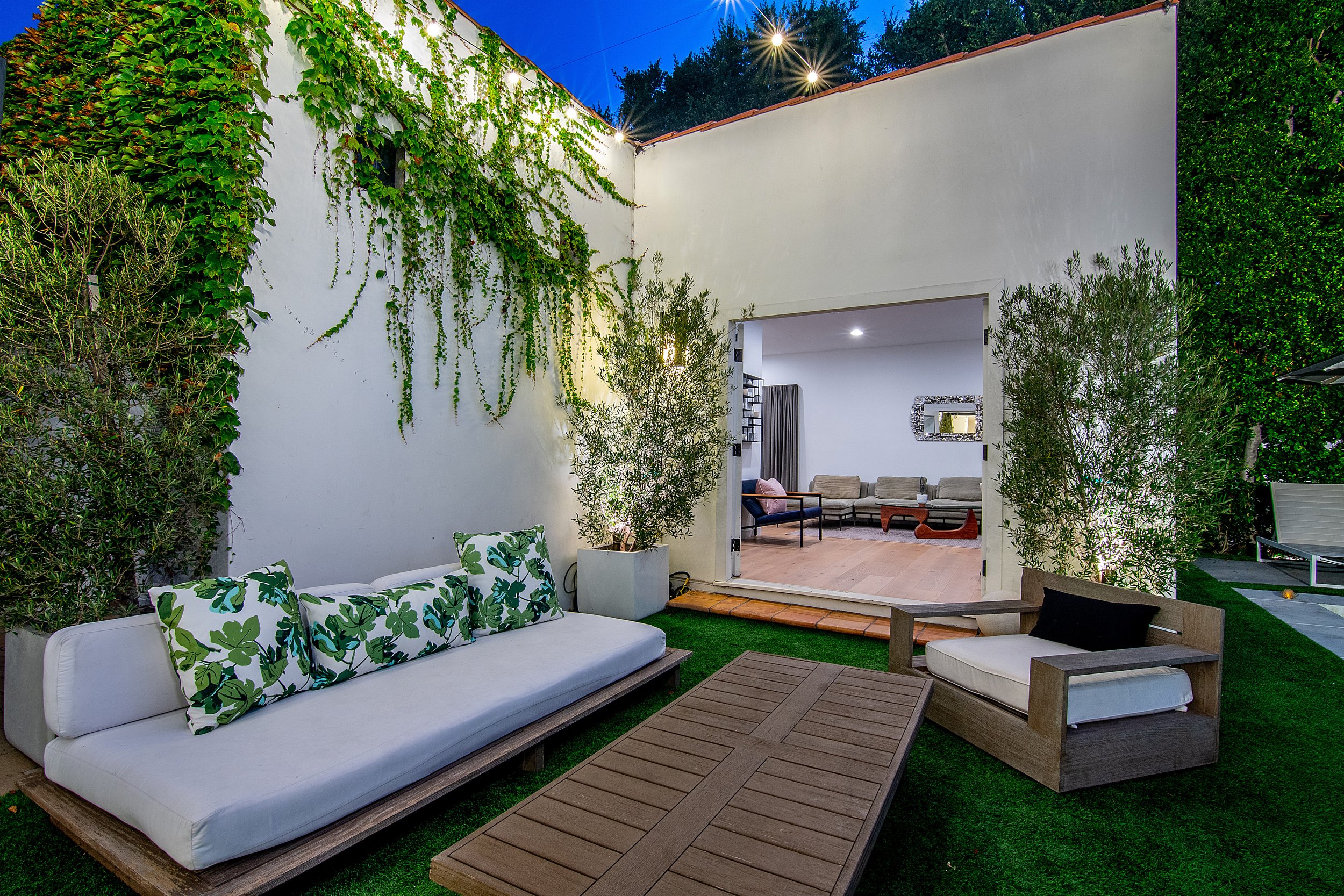 743 N June St, Los Angeles