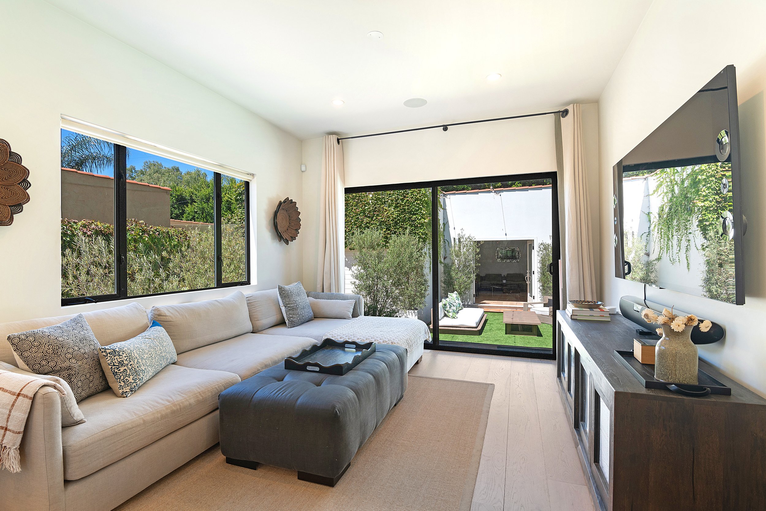743 N June St, Los Angeles