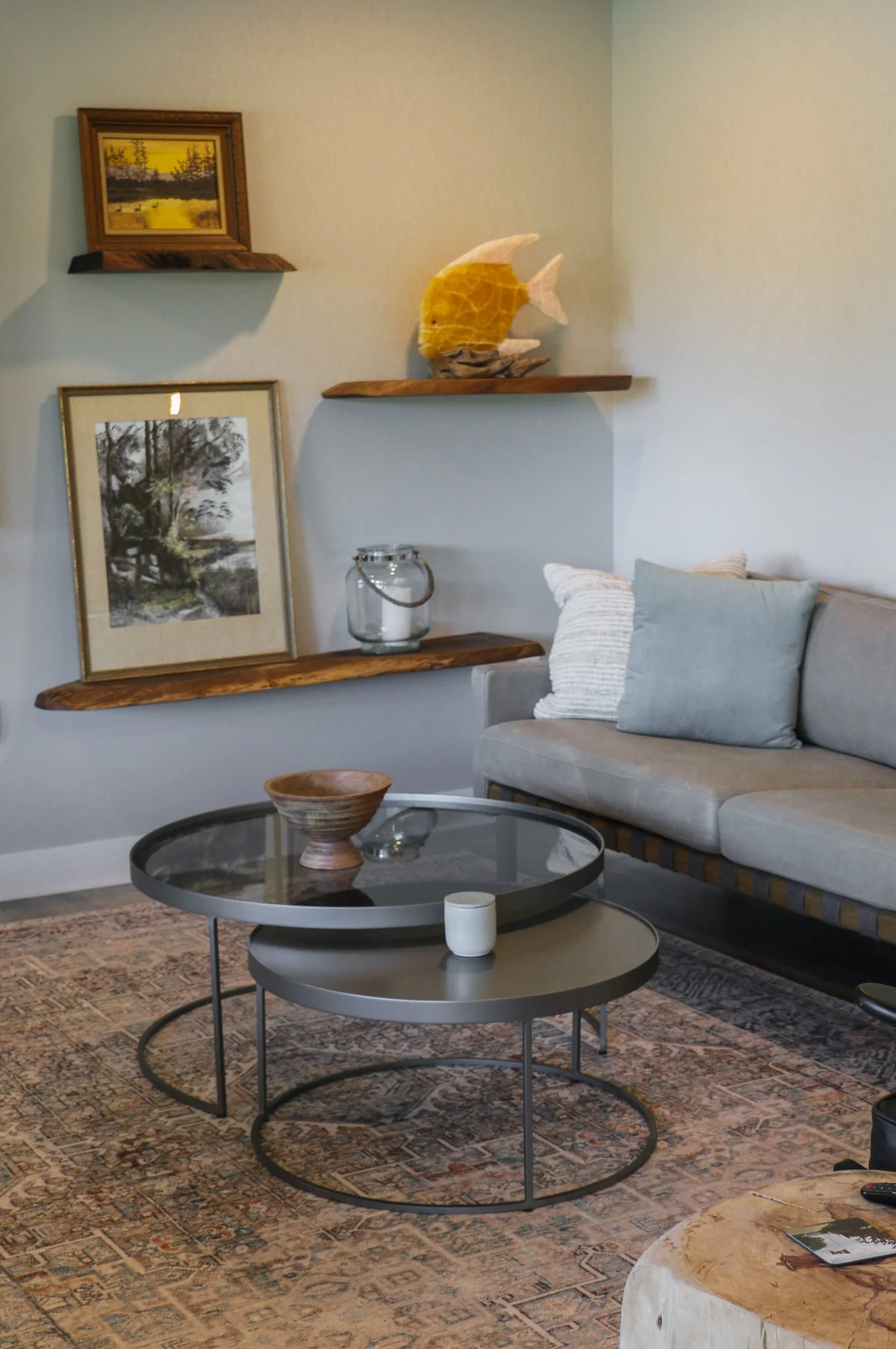 lake house living room furniture